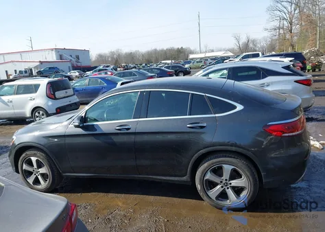 2021 Mercedes-Benz Glc 300 4Matic Coupe z USA, uszkodzony, nr VIN W1N0J8EBXMF906271